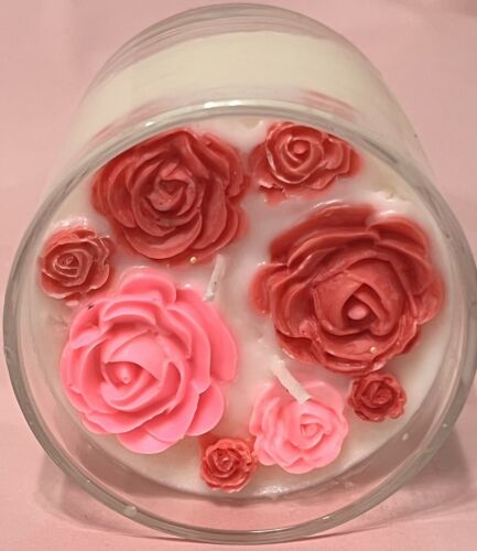 Bed of Roses Scented candle￼. 10 Oz  Burn time up to 50 hours