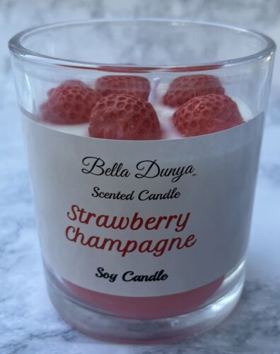 Strawberry Champagne  Scented candle     10 oz.   100% soy wax￼. Handmade